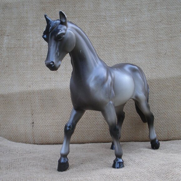 Vintage Gray Plastic Horse Figurine - Picture 4 of 16